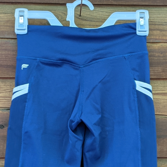 NWT Fabletics woman's leggings, netted sides - Picture 5 of 8